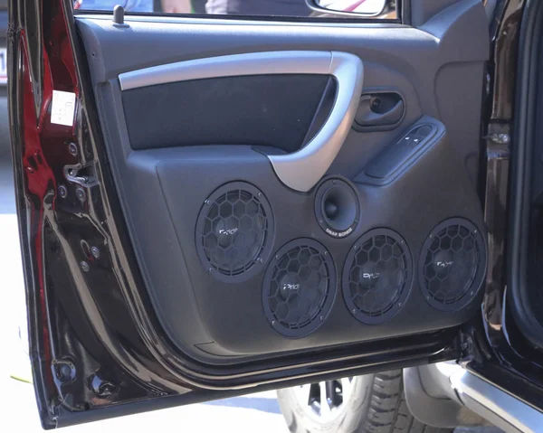 Yoshkar-Ola, Rusya, 11 Ağustos 2018: Auto Sergisi - otomatik ses yarışması. Arabada ses basıncı şampiyonada.