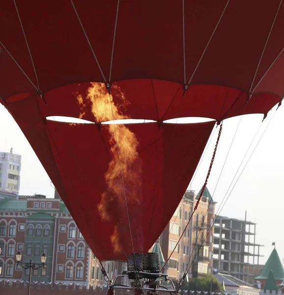 Globo Aire Caliente Siendo Inflado Para Vuelo Quemador Gas Llena —  Fotos de Stock