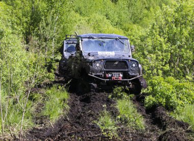 Obschyars, Rusya - 3 Haziran 2018: Jeep Sprint ve SUV'lar sergi ve modifiye araçlar, çocuk günü için özel