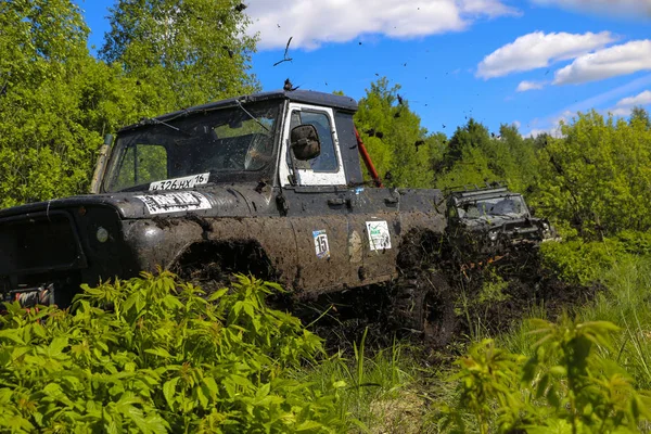 Obschyars, Rusko - 3. června 2018: Jeep Sprint a výstava SUV a upraven vozidla, věnované dětský den — Stock fotografie