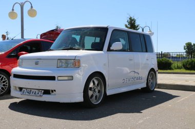 Yoshkar-Ola, Rusya, 17 Haziran 2018: Oto ve Motosiklet Fuarı - Festivali - Yo Zirvesi 2018 - otomatik gösterme