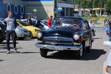 Yoshkar-Ola, Rusya, 17 Haziran 2018: Oto ve Motosiklet Fuarı - Festivali - Yo Zirvesi 2018 - otomatik gösterme