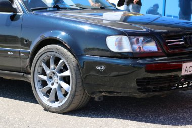 Yoshkar-Ola, Rusya, 17 Haziran 2018: Oto ve Motosiklet Fuarı - Festivali - Yo Zirvesi 2018 - otomatik gösterme