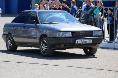 Yoshkar-Ola, Rusya, 17 Haziran 2018: Oto ve Motosiklet Fuarı - Festivali - Yo Zirvesi 2018 - otomatik gösterme