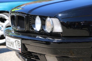 Yoshkar-Ola, Rusya, 17 Haziran 2018: Oto ve Motosiklet Fuarı - Festivali - Yo Zirvesi 2018 - Bmw