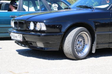 Yoshkar-Ola, Rusya, 17 Haziran 2018: Oto ve Motosiklet Fuarı - Festivali - Yo Zirvesi 2018 - Bmw