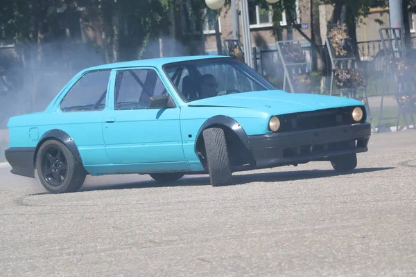 Yoshkar-Ola, Rusya, 17 Haziran 2018: Oto ve Motosiklet Fuarı - Festivali - Yo Zirvesi 2018 - Bmw