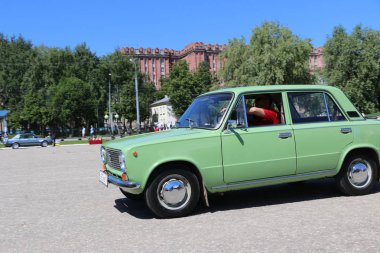 Yoshkar-Ola, Rusya, 17 Haziran 2018: Oto ve Motosiklet Fuarı - Festivali - Yo Zirvesi 2018 - tuning otomobil Vaz Lada