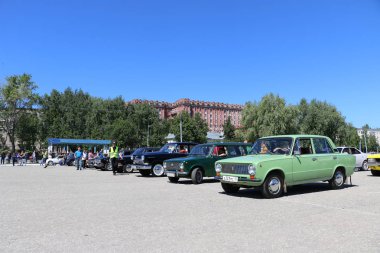 Yoshkar-Ola, Rusya, 17 Haziran 2018: Oto ve Motosiklet Fuarı - Festivali - Yo Zirvesi 2018 - tuning otomobil Vaz Lada