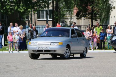Yoshkar-Ola, Rusya, 17 Haziran 2018: Oto ve Motosiklet Fuarı - Festivali - Yo Zirvesi 2018 - tuning otomobil Vaz Lada