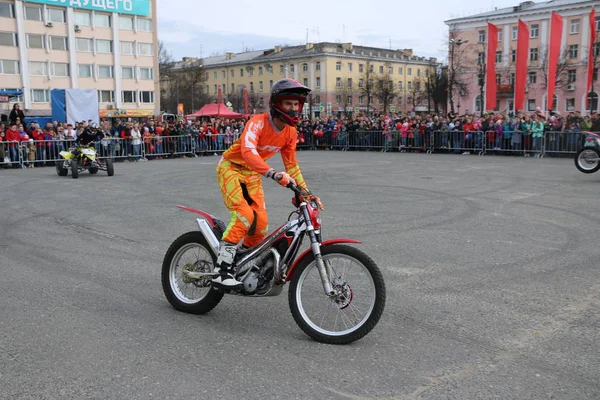 Yoshkar Ola Rusia Mayo 2018 Motoshow Plaza Central Ciudad Trucos — Foto de Stock