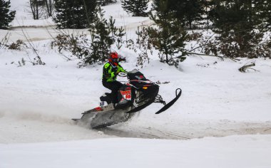 Volzhsk, Rusya, 02 Şubat 2019: Şampiyonası Rusya'nın kros kar motosikletleri üzerinde üzerinde.