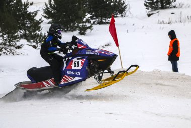 Volzhsk, Rusya, 02 Şubat 2019: Şampiyonası Rusya'nın kros kar motosikletleri üzerinde üzerinde.