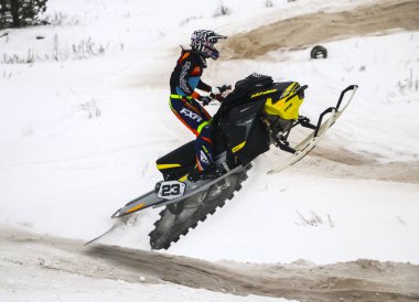 Volzhsk, Rusya, 02 Şubat 2019: Şampiyonası Rusya'nın kros kar motosikletleri üzerinde üzerinde.