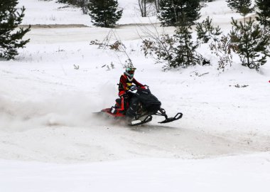 Volzhsk, Rusya, 02 Şubat 2019: Şampiyonası Rusya'nın kros kar motosikletleri üzerinde üzerinde.