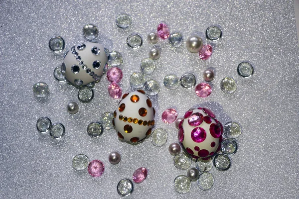 Easter Composition Flatlay Easter Eggs Decorated Shiny Rhinestones Silver Background — Stock Photo, Image