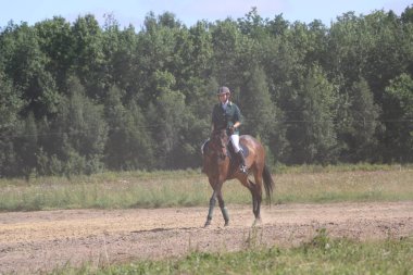 Yoshkar-Ola, Rusya, 29 Temmuz 2018: At yarışı ve atlama 