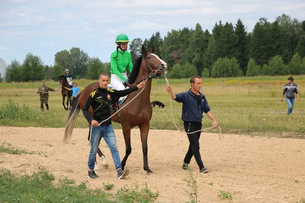 ヨシュカル ・ オラ ロシア、2018 年 7 月 29 日: 競馬とにジャンプ — ストック写真