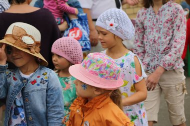 Yoshkar-Ola, Rusya, 29 Temmuz 2018: At yarışı ve atlama 