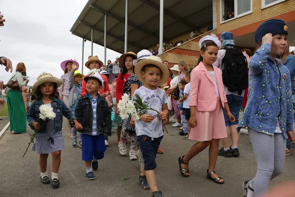 Yoshkar-Ola, RUSSIA, 29 luglio 2018: Corse di cavalli e salti — Foto Stock