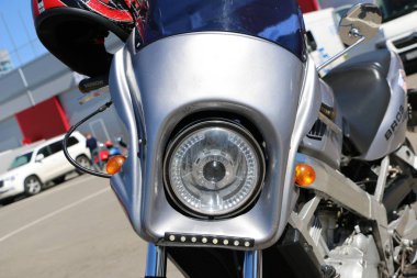 Kazan, Rusya, 26 Mayıs 2018: Motosiklet sezonu - otomatik-motor gösteri açılışı. Farlar, farları ve yan dönüş sinyalleri motosiklet.
