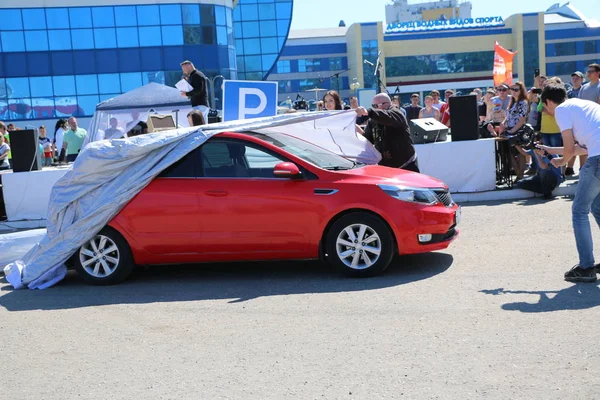 YOSHKAR-OLA, RUSIA, 02 DE JUNIO DE 2019: Exposición de automóviles y automóviles — Foto de Stock