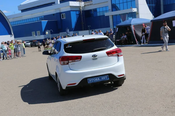 YOSHKAR-OLA, RUSIA, 02 DE JUNIO DE 2019: Exposición de automóviles y automóviles — Foto de Stock