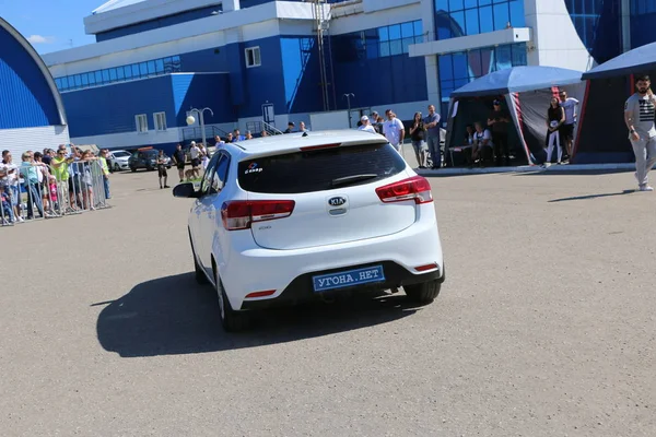 YOSHKAR-OLA, RUSIA, 02 DE JUNIO DE 2019: Exposición de automóviles y automóviles — Foto de Stock