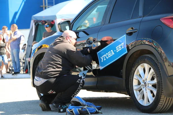 YOSHKAR-OLA, RUSIA, 02 DE JUNIO DE 2019: Exposición de automóviles y automóviles — Foto de Stock