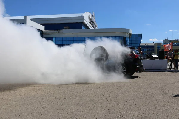 YOSHKAR-OLA, RUSSIA, JUNE 02, 2019: Exhibition of cars and motor — 스톡 사진