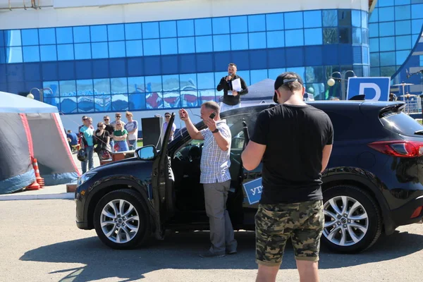 YOSHKAR-OLA, RUSIA, 02 DE JUNIO DE 2019: Exposición de automóviles y automóviles — Foto de Stock
