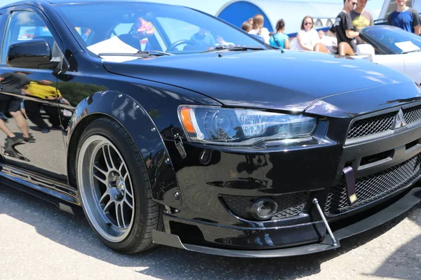 ヨシュカル・オラ,ロシア,2019年6月02日:自動車およびオートバイの展示会 — ストック写真