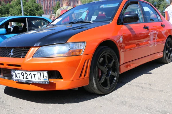 YOSHKAR-OLA, RÚSSIA, JUNHO 02, 2019: Auto e motocicleta Exhibiti — Fotografia de Stock