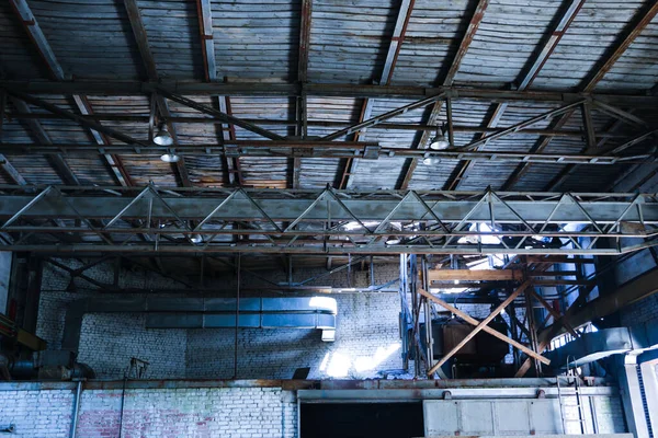 Alte Verlassene Fabrik Verstreutes Glas Eisen Hölzerne Produktionsreste Auf Dem — Stockfoto