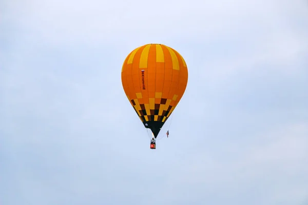 Yoshkar Ola Russia August 2020 Large Balloon Brightly Colored Flies — Stock Photo, Image