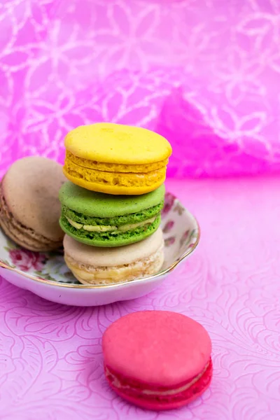 Macaroons fresh colorful close up. French dessert food background. — Stock Photo, Image