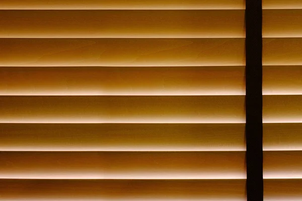 クローズ アップの竹ブラインド カーテン家の中に日光保護誰か何かから概念を非表示 — ストック写真
