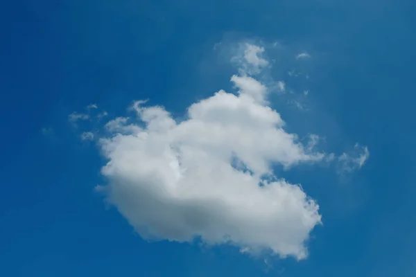 Wolken Blauen Himmel Sonnigen Tag Naturkulisse Bei Gutem Wetter Der — Stockfoto