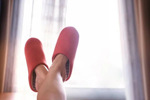 Pojem Relaxace Closeup Ženy Pohodlné Papuče Boty Domě — Stock fotografie