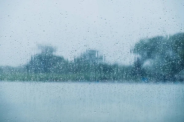 Дощовий День Концепцію Краплі Дощу Склі Річка Дерево Сільській Місцевості — стокове фото