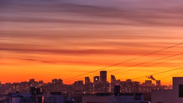 Város belvárosi naplemente idő telik nap éjjel. City Skyline TimeLapse az Alkonyat. Csodálatos panoráma kilátás a modern városra — Stock videók