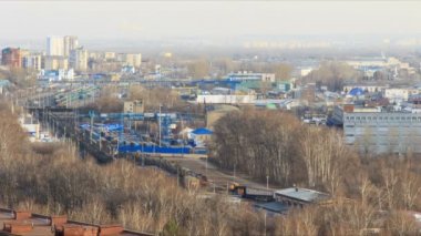 Residental yakınındaki sanayi bölgesinde Timelapse demiryolları