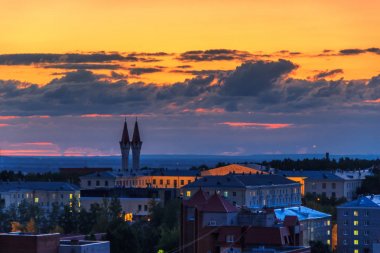 Ufa,Rusya - 29 Temmuz 2019: Gün batımında Ufa şehri.