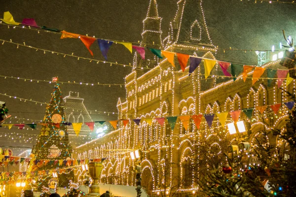 MOSCOU, RUSSIE - 06 DÉCEMBRE 2017 : Marché de Noël sur la Place Rouge au centre-ville de Moscou . — Photo