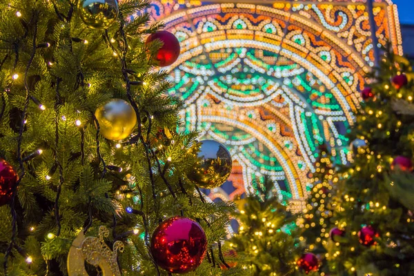 Festival - Weihnachtsbeleuchtung - nahe dem Roten Platz in der Innenstadt — Stockfoto