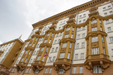 Moskova, Rusya - 06 Mayıs 2017: Amerika Birleşik Devletleri'nin Rusya Büyükelçiliği'nin Sovyet İmparatorluğu tarzında inşası