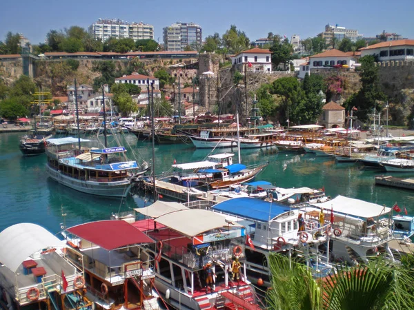 Vergnügungsjachten Der Nähe Des Hafens Der Alten Stadt Antalya Türkei — Stockfoto