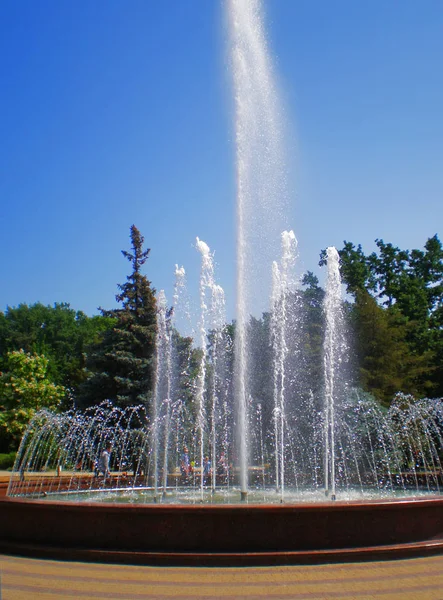 Fontana Nella Città Melitopol Gorky Park Ucraina — Foto Stock