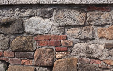 Taşın dokusu. Rastgele boyutlardaki tuğlalar.