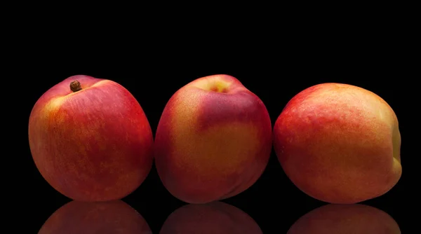 Group Juicy Peaches Lying Isolated Black Background — Stock Photo, Image